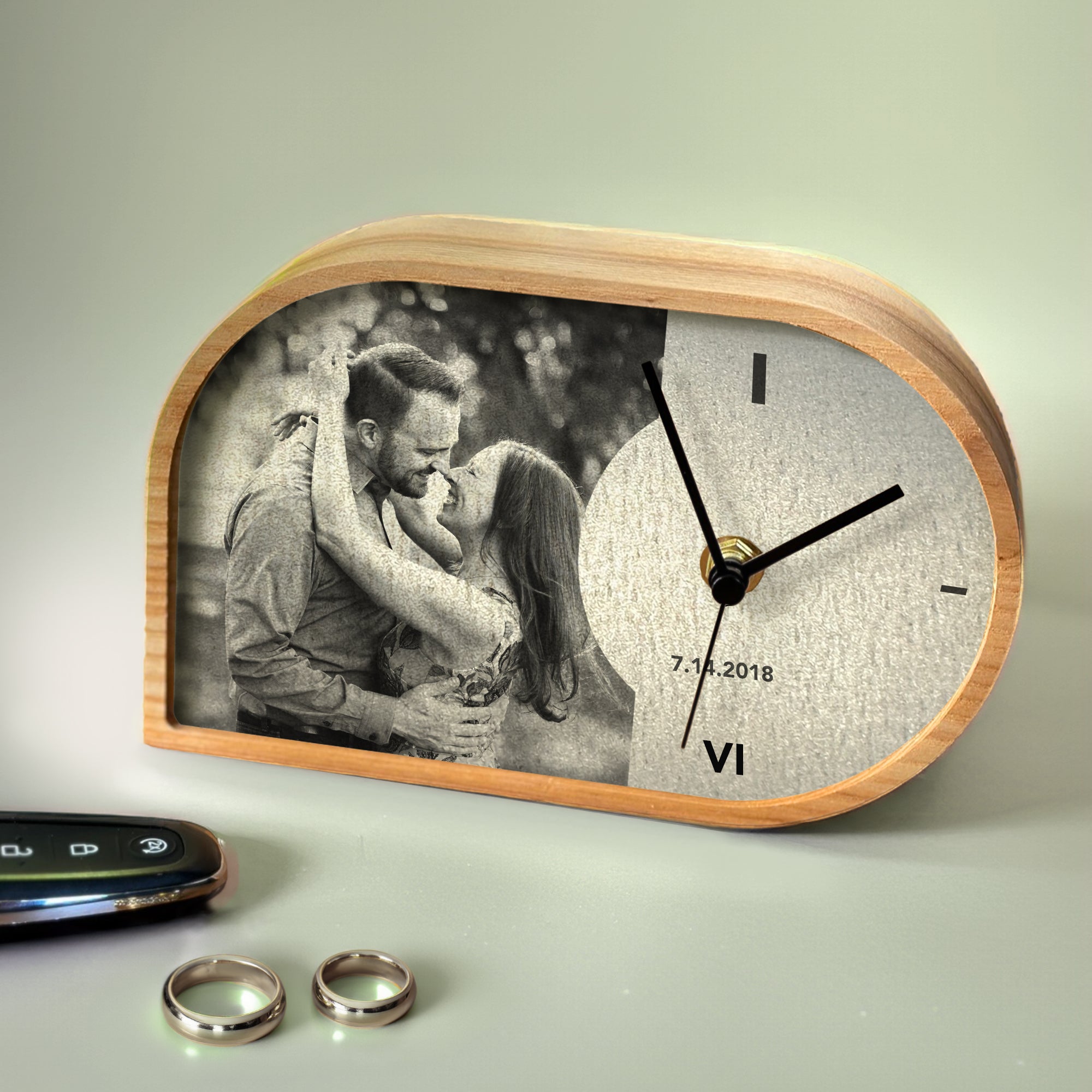 Desk clock with customization on Iron Metal